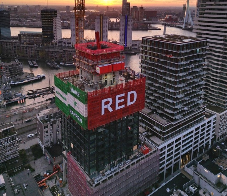 Figuur 10 Met veiligheidsscherm ontstaat een cleane bouwmethode. Onder het scherm komende de verdiepingen er wind- en waterdicht vandaan